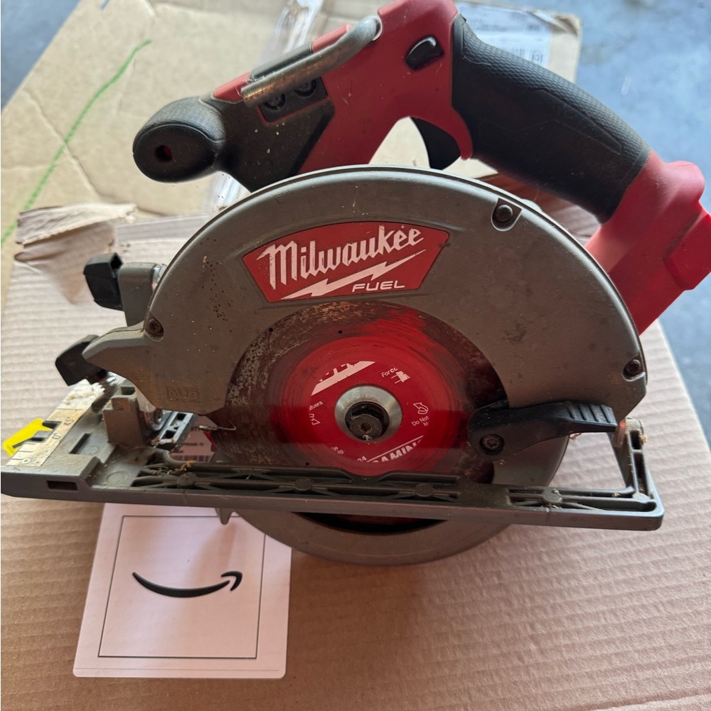 Milwaukee  M18 FUEL Red 6 1/2” Circular Saw